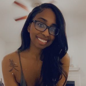 Meet your Posher, Alexandra